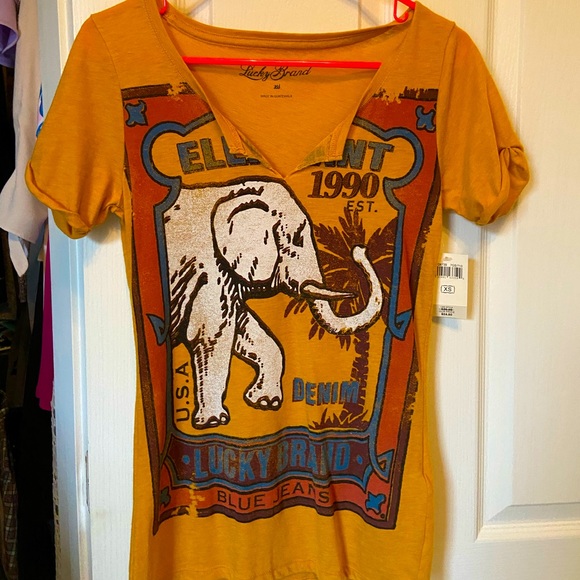 NWT Lucky Brand Elephant Graphic Tee - Picture 1 of 4